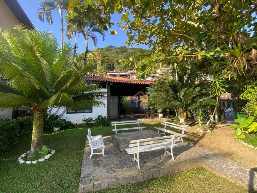 Casa de Condomínio com 3 quartos à venda, 150m2 em Centro, Angra Dos Reis - RJ - imagem 3 Foto 3 de Casa de Condomínio com 3 quartos à venda, 150m2 em Centro, Angra Dos Reis - RJ