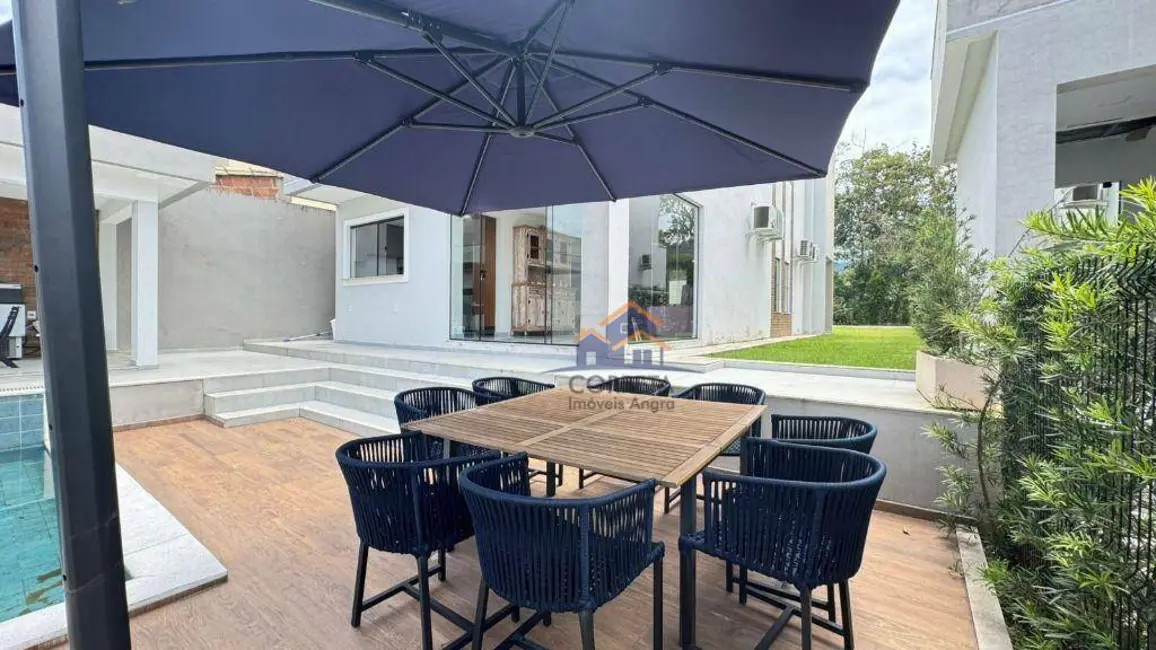 Foto 2 de Casa de Condomínio com 5 quartos à venda, 500m2 em Bracuí (Cunhambebe), Angra Dos Reis - RJ