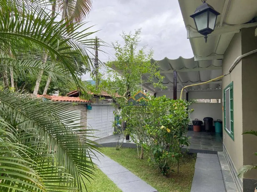 Foto 3 de Casa com 3 quartos à venda, 400m2 em Verolme, Angra Dos Reis - RJ