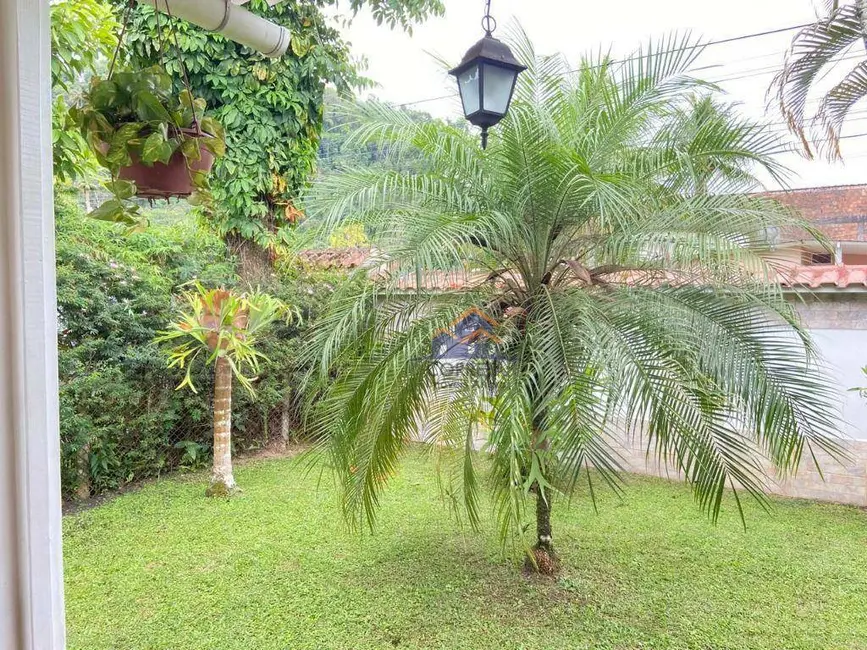 Foto 2 de Casa com 3 quartos à venda, 400m2 em Verolme, Angra Dos Reis - RJ