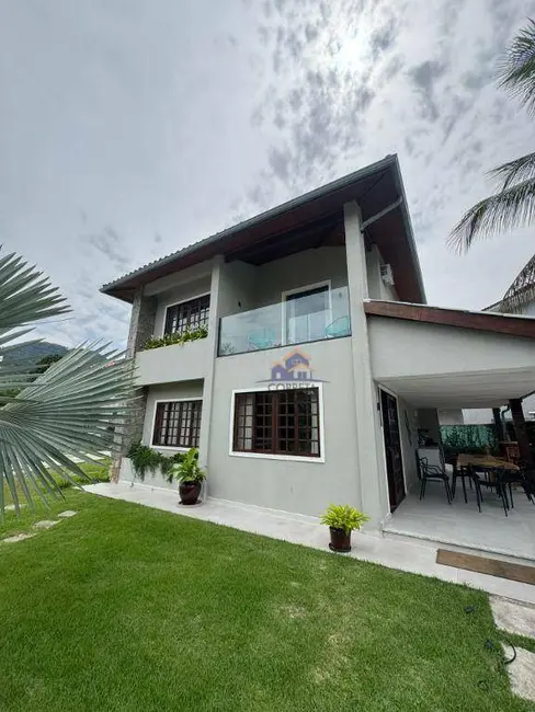 Foto 2 de Casa de Condomínio com 3 quartos à venda, 300m2 em Frade (Cunhambebe), Angra Dos Reis - RJ