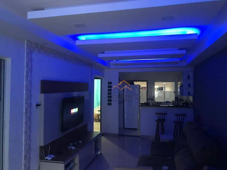 Casa com 3 quartos à venda, 149m2 em Village, Angra Dos Reis - RJ - imagem 2 Foto 2 de Casa com 3 quartos à venda, 149m2 em Village, Angra Dos Reis - RJ