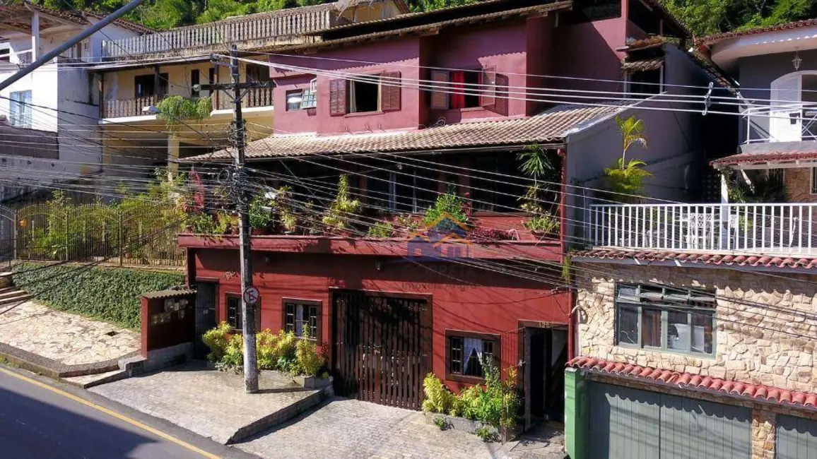 Foto 1 de Casa com 8 quartos à venda, 400m2 em Parque das Palmeiras, Angra Dos Reis - RJ