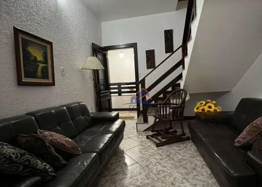 Foto 4 de Casa com 8 quartos à venda, 400m2 em Parque das Palmeiras, Angra Dos Reis - RJ