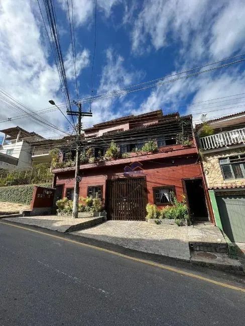 Foto 2 de Casa com 8 quartos à venda, 400m2 em Parque das Palmeiras, Angra Dos Reis - RJ