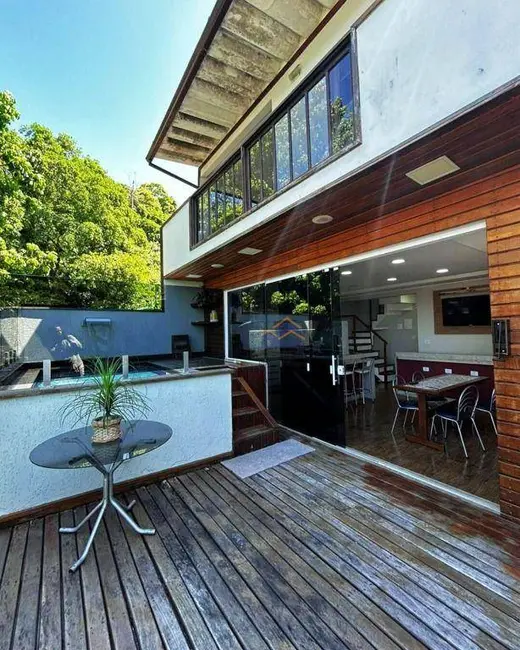 Foto 1 de Casa de Condomínio com 4 quartos à venda, 150m2 em Centro, Angra Dos Reis - RJ