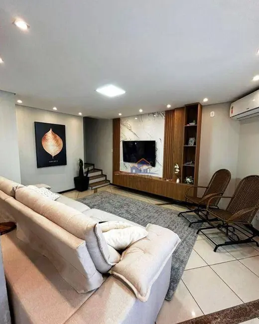 Foto 3 de Casa de Condomínio com 4 quartos à venda, 150m2 em Centro, Angra Dos Reis - RJ