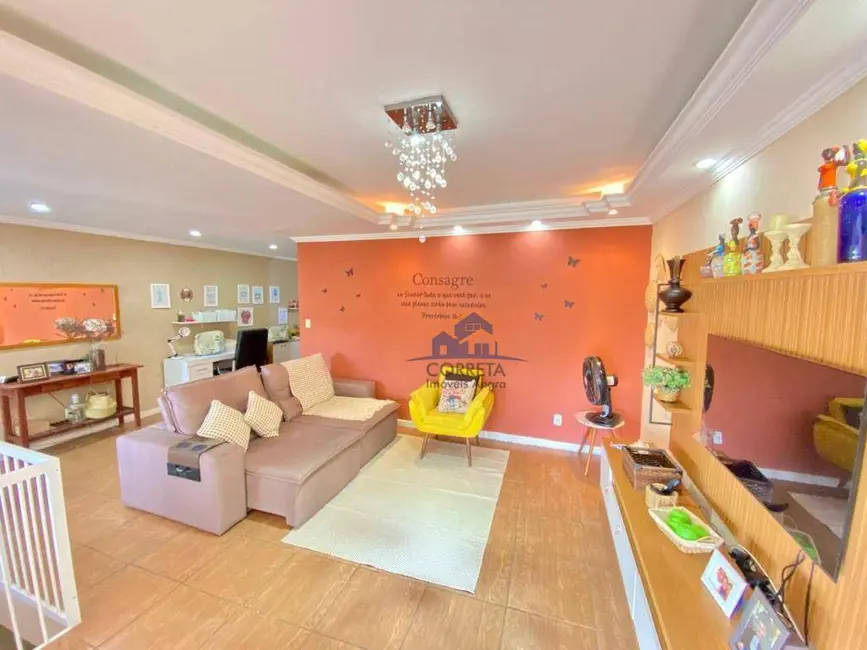 Foto 3 de Casa com 3 quartos à venda, 219m2 em Village, Angra Dos Reis - RJ