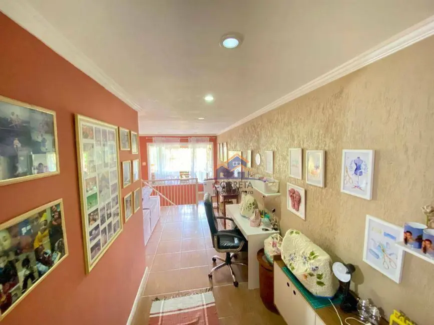 Foto 4 de Casa com 3 quartos à venda, 219m2 em Village, Angra Dos Reis - RJ