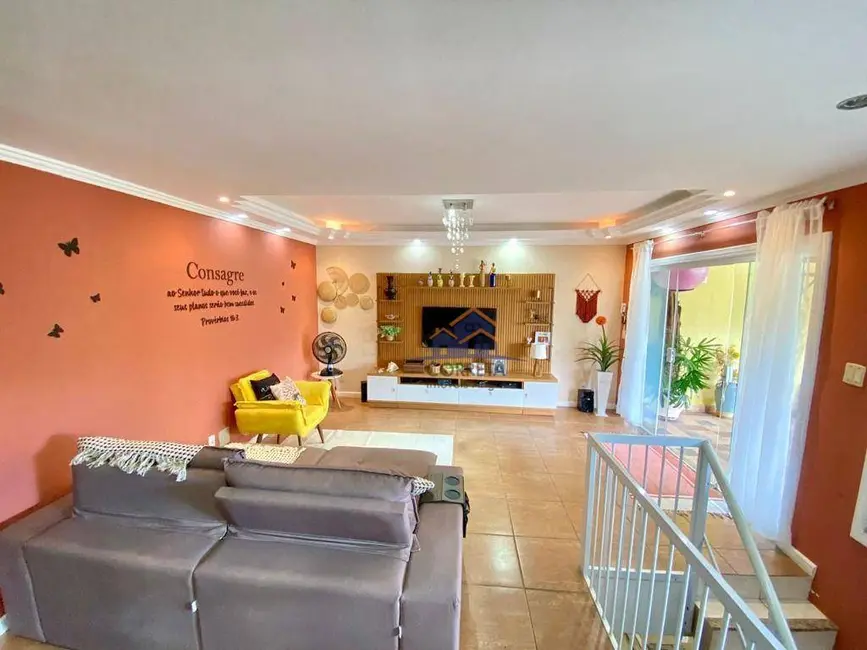 Foto 1 de Casa com 3 quartos à venda, 219m2 em Village, Angra Dos Reis - RJ