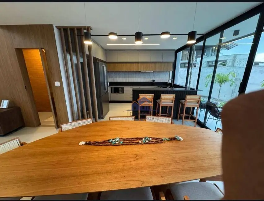 Foto 4 de Casa com 4 quartos para alugar, 200m2 em Centro, Angra Dos Reis - RJ