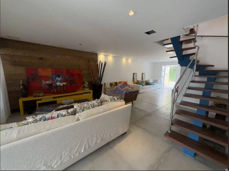 Foto 2 de Casa de Condomínio com 4 quartos à venda, 200m2 em Frade (Cunhambebe), Angra Dos Reis - RJ