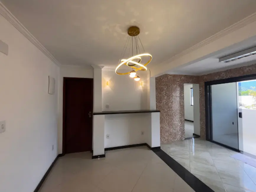 Foto 3 de Casa com 3 quartos para alugar, 143m2 em Nova Angra (Cunhambebe), Angra Dos Reis - RJ