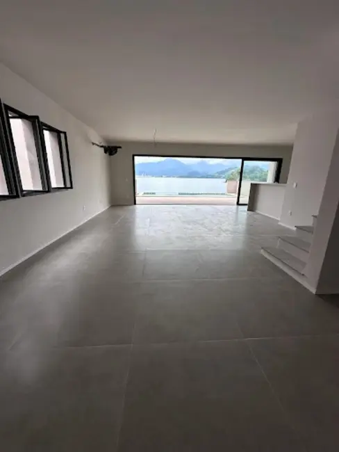 Foto 9 de Casa de Condomínio com 4 quartos à venda, 260m2 em Biscaia, Angra Dos Reis - RJ