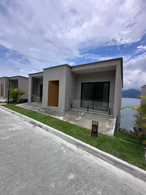 Foto 2 de Casa de Condomínio com 4 quartos à venda, 260m2 em Biscaia, Angra Dos Reis - RJ