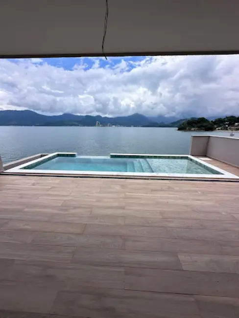 Foto 3 de Casa de Condomínio com 4 quartos à venda, 260m2 em Biscaia, Angra Dos Reis - RJ