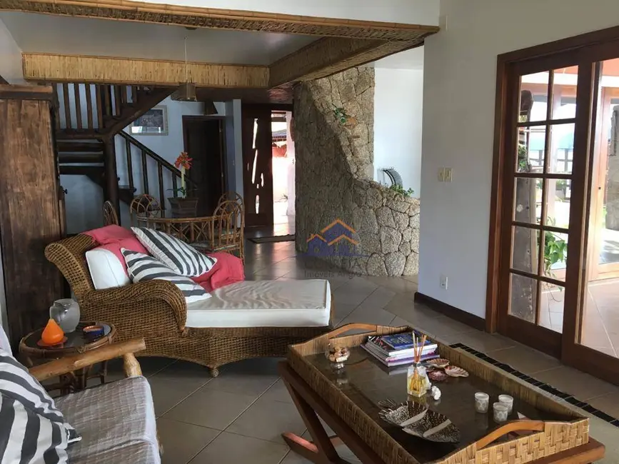 Foto 5 de Casa com 4 quartos à venda, 650m2 em Ponta do Sapê (Cunhambebe), Angra Dos Reis - RJ
