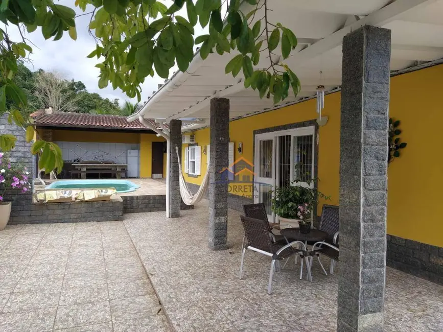 Foto 1 de Casa com 4 quartos à venda, 400m2 em Verolme, Angra Dos Reis - RJ
