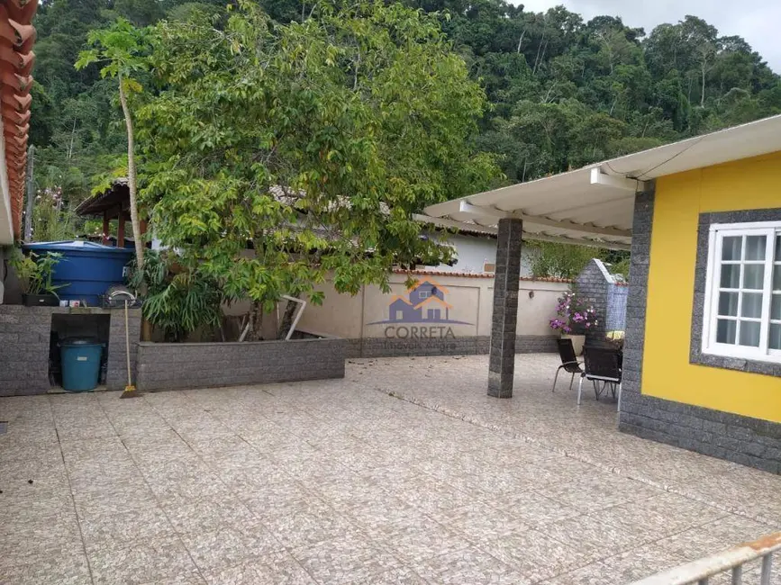 Foto 2 de Casa com 4 quartos à venda, 400m2 em Verolme, Angra Dos Reis - RJ