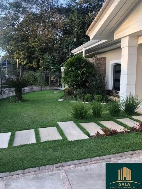 Foto 5 de Casa com 5 quartos à venda, 300m2 em Laranjal, Volta Redonda - RJ
