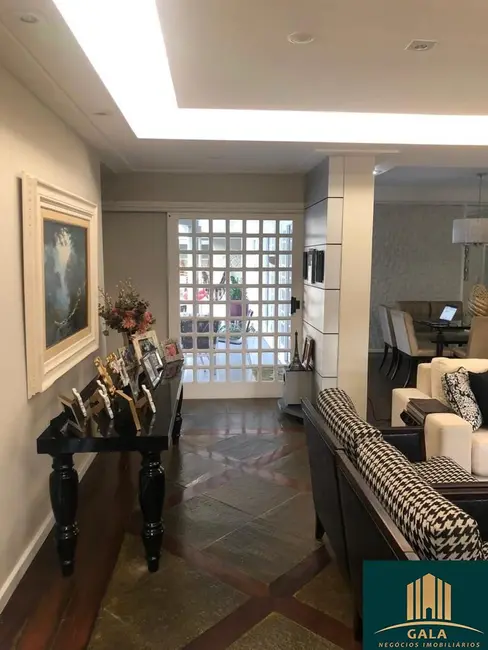 Foto 9 de Casa com 5 quartos à venda, 300m2 em Laranjal, Volta Redonda - RJ