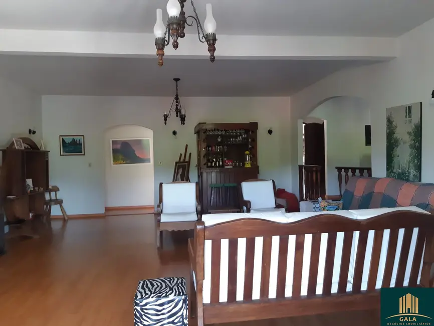 Foto 4 de Casa com 4 quartos à venda, 328m2 em Bananal - SP