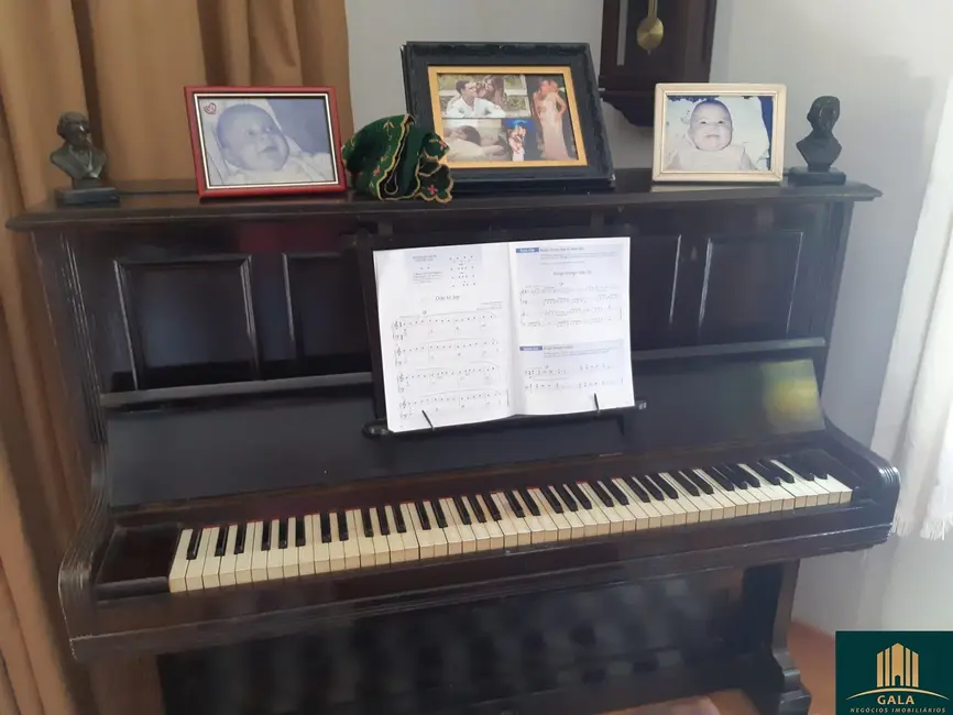 Foto 3 de Casa com 4 quartos à venda, 328m2 em Bananal - SP