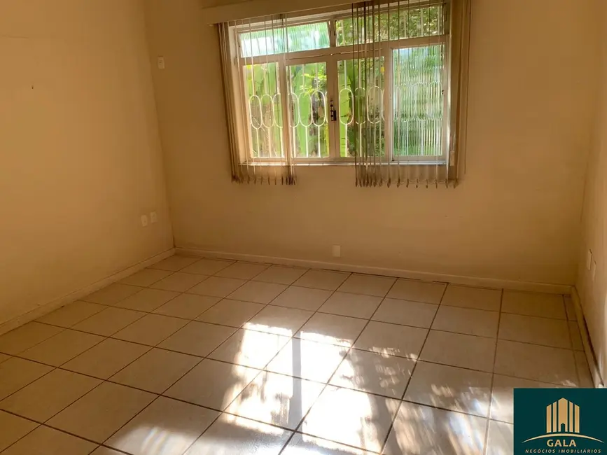 Casa com 3 quartos à venda, 144m2 em Jardim Amália, Volta Redonda - RJ - imagem 7 Foto 7 de Casa com 3 quartos à venda, 144m2 em Jardim Amália, Volta Redonda - RJ