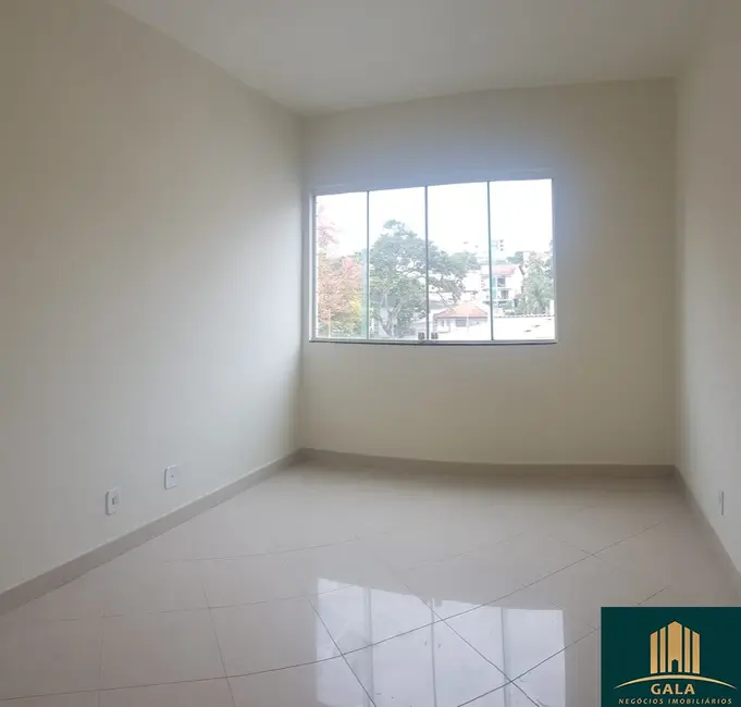 Casa com 3 quartos à venda, 200m2 em Jardim Normandia, Volta Redonda - RJ - imagem 4 Foto 4 de Casa com 3 quartos à venda, 200m2 em Jardim Normandia, Volta Redonda - RJ