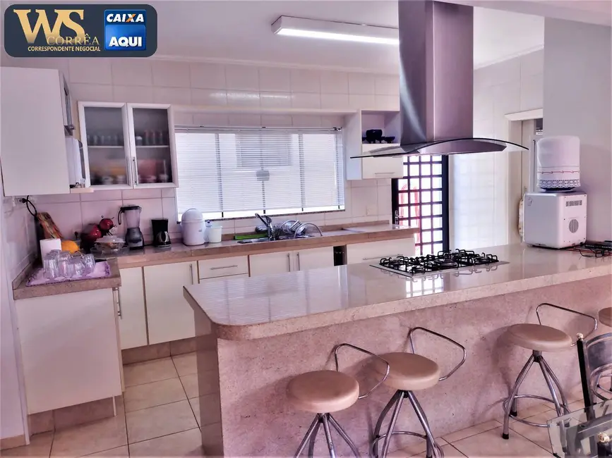 Foto 9 de Casa com 4 quartos à venda, 250m2 em Centro, Santa Bárbara D`Oeste - SP