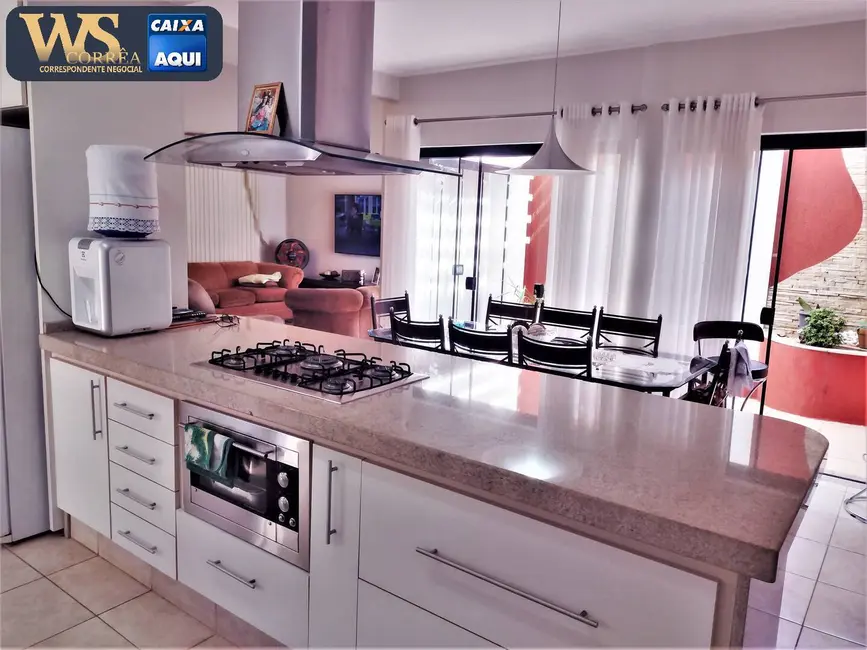 Foto 1 de Casa com 4 quartos à venda, 250m2 em Centro, Santa Bárbara D`Oeste - SP