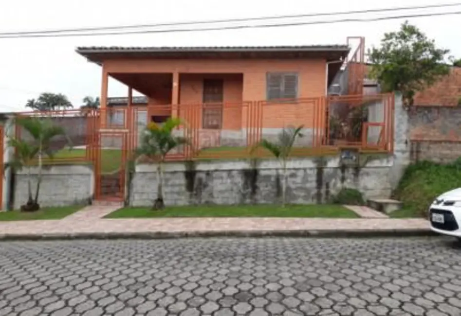 Foto 1 de Casa com 3 quartos à venda, 300m2 em Operária Nova, Criciuma - SC
