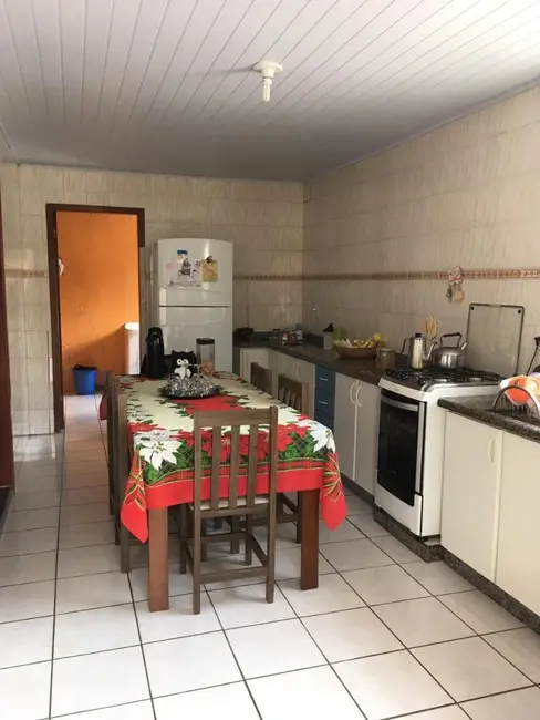 Casa com 3 quartos à venda, 360m2 em Forquilhinha - SC - imagem 4 Foto 4 de Casa com 3 quartos à venda, 360m2 em Forquilhinha - SC