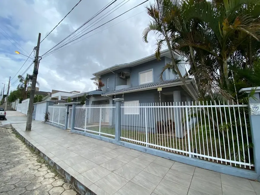 Foto 2 de Casa com 4 quartos à venda, 394m2 em Icara - SC