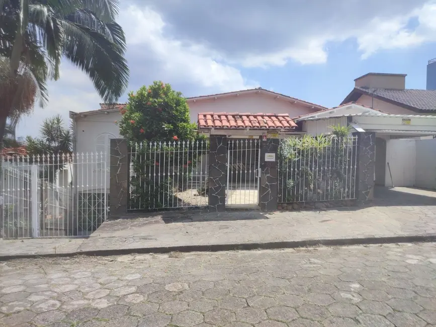 Foto 1 de Casa com 3 quartos à venda, 457m2 em Santa Catarina, Criciuma - SC