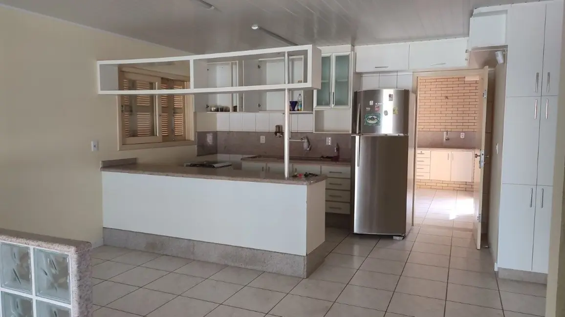 Casa com 4 quartos à venda, 300m2 em Balneario Rincao - SC - imagem 6 Foto 6 de Casa com 4 quartos à venda, 300m2 em Balneario Rincao - SC