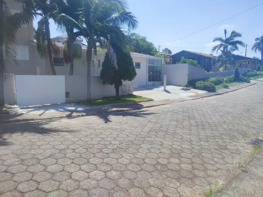 Foto 3 de Casa com 3 quartos à venda, 450m2 em São Defende, Criciuma - SC