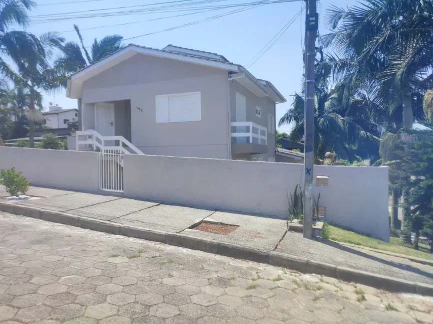 Foto 2 de Casa com 3 quartos à venda, 450m2 em São Defende, Criciuma - SC