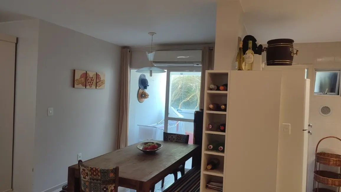 Foto 8 de Apartamento com 3 quartos à venda, 101m2 em Laguna - SC