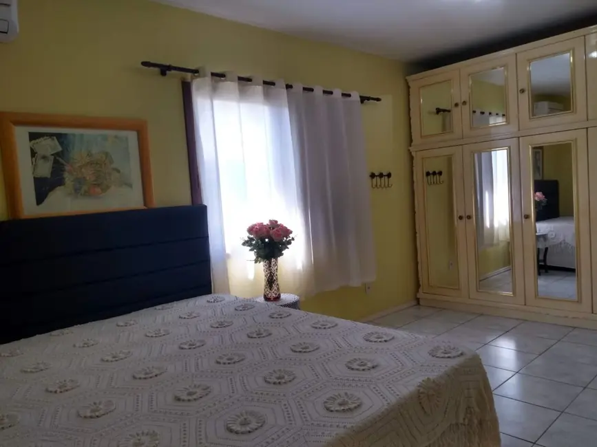 Foto 5 de Casa com 3 quartos à venda, 480m2 em Santa Catarina, Criciuma - SC