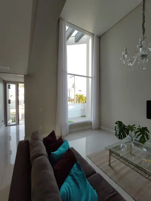 Foto 9 de Casa com 3 quartos à venda, 450m2 em Michel, Criciuma - SC