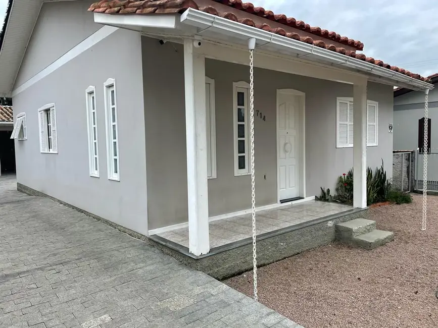 Foto 2 de Casa com 3 quartos à venda, 408m2 em Rio Maina, Criciuma - SC