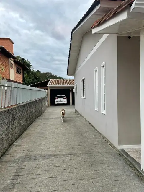 Foto 3 de Casa com 3 quartos à venda, 408m2 em Rio Maina, Criciuma - SC