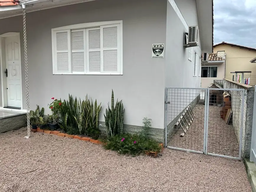 Foto 4 de Casa com 3 quartos à venda, 408m2 em Rio Maina, Criciuma - SC