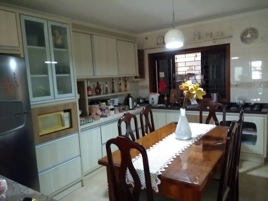 Foto 4 de Casa com 3 quartos à venda, 375m2 em Operária Nova, Criciuma - SC