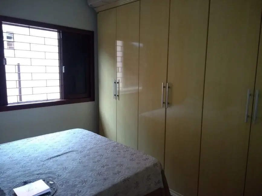 Foto 6 de Casa com 3 quartos à venda, 375m2 em Operária Nova, Criciuma - SC