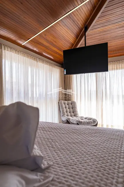 Foto 9 de Casa com 5 quartos à venda, 265m2 em Porto Seguro - BA