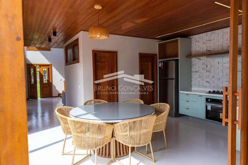 Foto 4 de Casa com 5 quartos à venda, 265m2 em Porto Seguro - BA