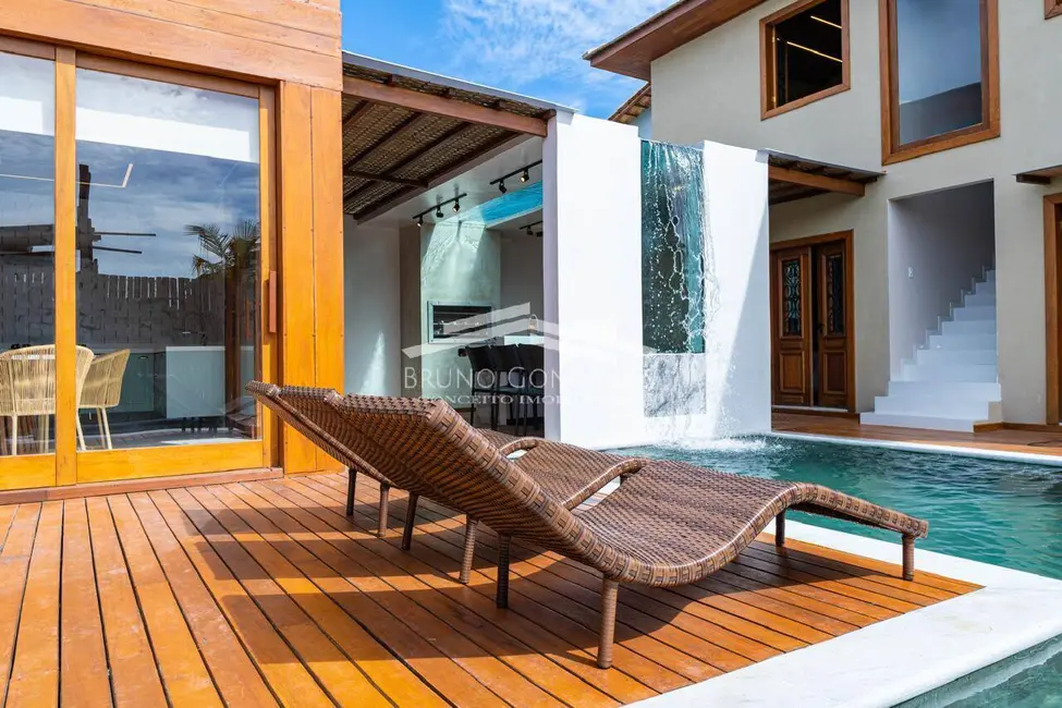 Foto 2 de Casa com 5 quartos à venda, 265m2 em Porto Seguro - BA