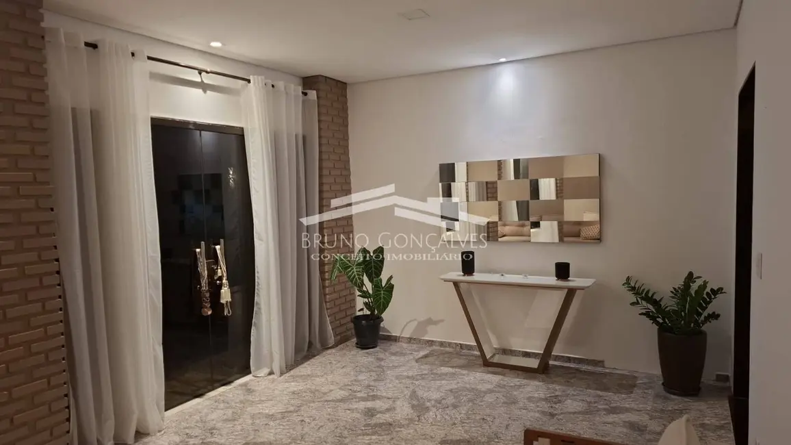 Foto 2 de Casa com 4 quartos à venda, 200m2 em Santa Cruz Cabralia - BA
